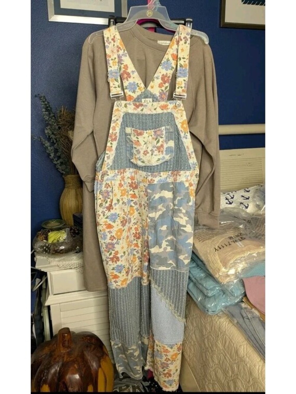 POL NWT Wide-Leg Patchwork Camo Floral Denim Overalls Size Medium - Picture 2 of 2